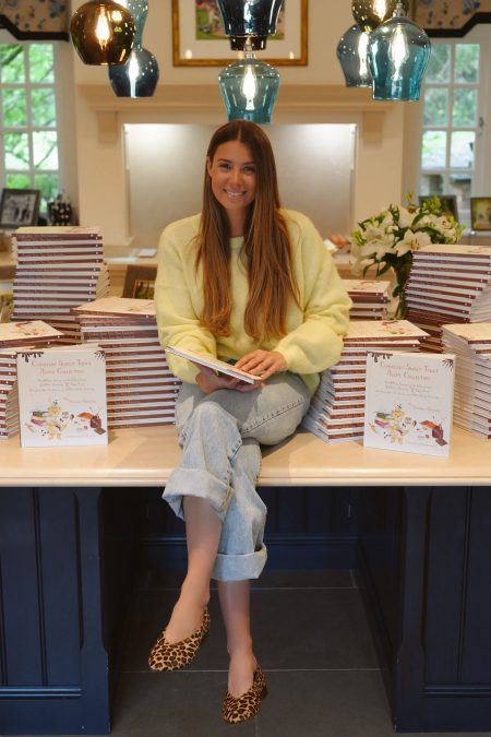 YOANNA HANBURY COOKBOOK